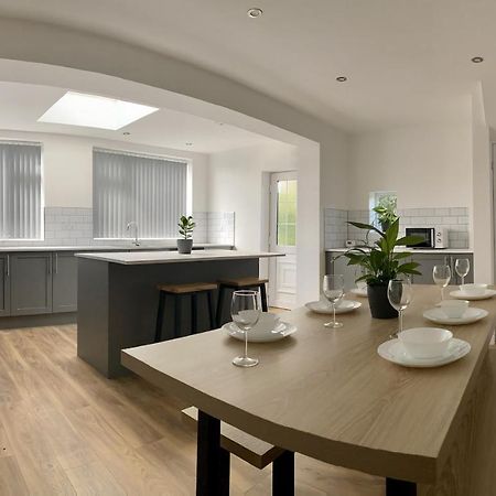 Gateway Getaway In Horsforth Sleeps 7 Villa Leeds  Luaran gambar